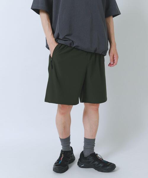 ITEMS URBANRESEARCH(アイテムズ アーバンリサーチ)の「『接触冷感/吸水速乾』多機能 ナイロンストレッチイージーショーツ(その他パンツ・メンズ・カーキ/ブラック/チャコールグレー・LARGE/MEDIUM)」の20枚目の写真