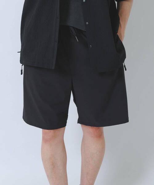 ITEMS URBANRESEARCH(アイテムズ アーバンリサーチ)の「『接触冷感/吸水速乾』多機能 ナイロンストレッチイージーショーツ(その他パンツ・メンズ・カーキ/ブラック/チャコールグレー・LARGE/MEDIUM)」の18枚目の写真
