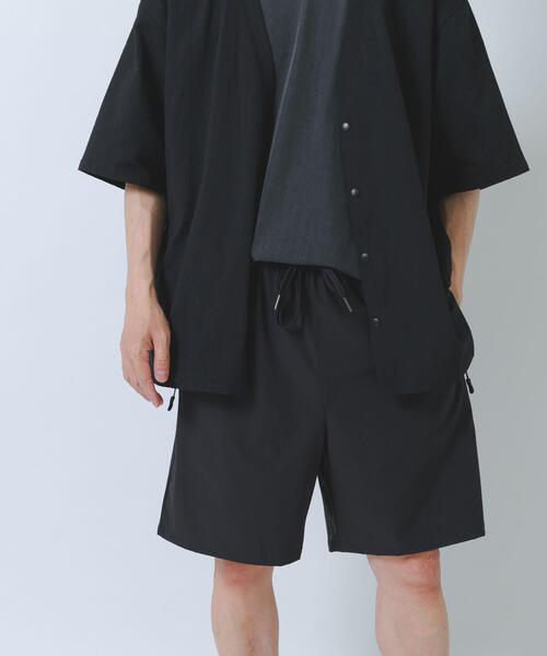 ITEMS URBANRESEARCH(アイテムズ アーバンリサーチ)の「『接触冷感/吸水速乾』多機能 ナイロンストレッチイージーショーツ(その他パンツ・メンズ・カーキ/ブラック/チャコールグレー・LARGE/MEDIUM)」の19枚目の写真