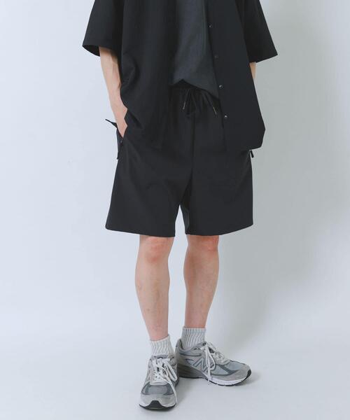 ITEMS URBANRESEARCH(アイテムズ アーバンリサーチ)の「『接触冷感/吸水速乾』多機能 ナイロンストレッチイージーショーツ(その他パンツ・メンズ・カーキ/ブラック/チャコールグレー・LARGE/MEDIUM)」の22枚目の写真