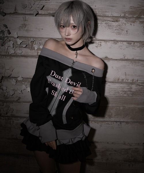 DustDevil(ダストデビル)の「『DustDevil/ダストデビル』Crash Off-Shoulder/オフショルトップス(その他トップス・レディース・ブラック/ホワイト・FREE)」の17枚目の写真