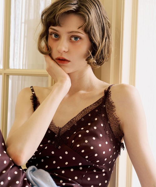 ME COUTURE(ミークチュール)の「アイラッシュレーストリムキャミソール(シャツ/ブラウス・レディース・ライトブルー/キナリ/ピンク/ブラウン・FREE)」の1枚目の写真