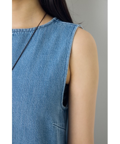 AZUL by moussy(アズールバイマウジー)の「【サイズ,身長別画像あり】甘撚りデニムワンピース 春服 夏服 ノースリーブ(ワンピース・レディース・ライトブルー/ワンウォッシュ・MEDIUM/SMALL)」の16枚目の写真
