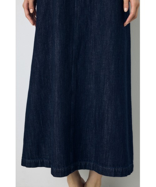 AZUL by moussy(アズールバイマウジー)の「【サイズ,身長別画像あり】甘撚りデニムワンピース 春服 夏服 ノースリーブ(ワンピース・レディース・ライトブルー/ワンウォッシュ・MEDIUM/SMALL)」の4枚目の写真