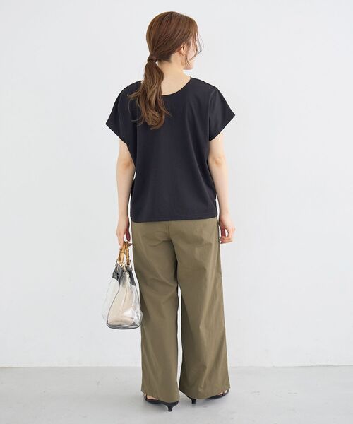 le.coeur blanc(ルクールブラン)の「フロントレースVネックカットソー(Tシャツ/カットソー・レディース・ベージュ/ブラック/オフホワイト・38)」の10枚目の写真