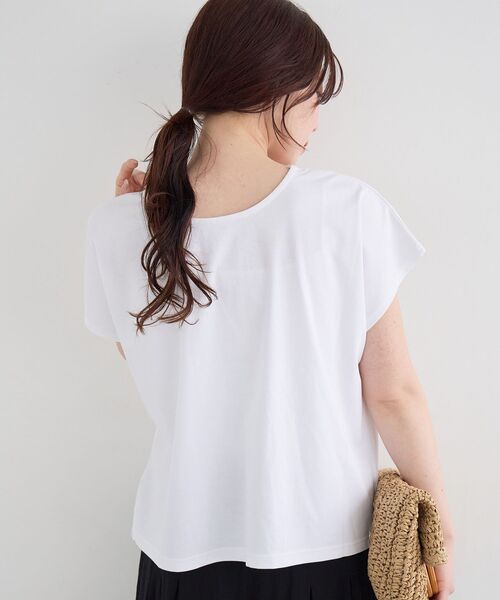 le.coeur blanc(ルクールブラン)の「フロントレースVネックカットソー(Tシャツ/カットソー・レディース・ベージュ/ブラック/オフホワイト・38)」の16枚目の写真