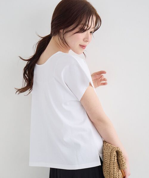 le.coeur blanc(ルクールブラン)の「フロントレースVネックカットソー(Tシャツ/カットソー・レディース・ベージュ/ブラック/オフホワイト・38)」の17枚目の写真