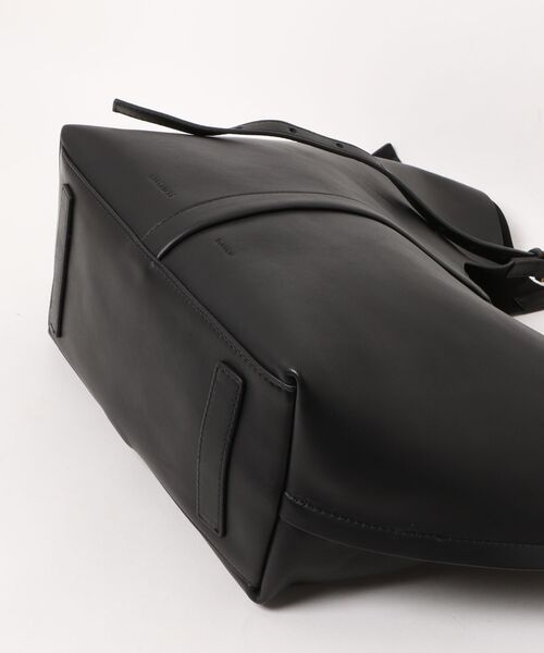ALLSAINTS（オールセインツ）の「ARA LEATHER TOTE BAG | ARA レザー トート バッグ（トートバッグ・レディース・ブラック・ONE SIZE）」の11枚目の写真