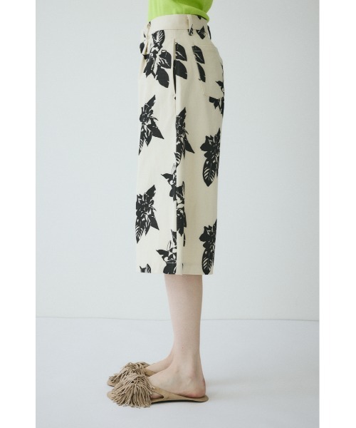 HeRIN.CYE(ヘリンドットサイ)の「Loose wide half pants / ルーズワイドハーフパンツ(その他パンツ・レディース・ブラック/レッド・38/36)」の7枚目の写真