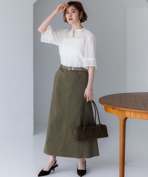 23区 L(ニジュウサンクオオキイサイズ)の「【WEB&一部店舗限定】はしごレース シアー トップス(シャツ/ブラウス・レディース・アイボリー系/ブラック系/ダークブラウン系/パイングリーン系/ダルブルー系・46/44)」の13枚目の写真
