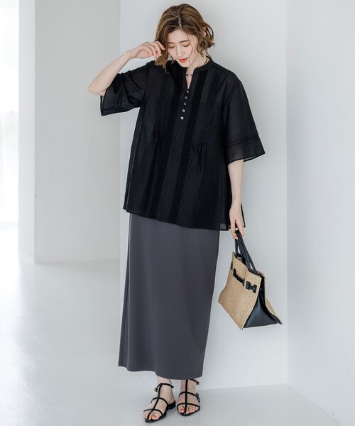 23区 L(ニジュウサンクオオキイサイズ)の「【WEB&一部店舗限定】はしごレース シアー トップス(シャツ/ブラウス・レディース・アイボリー系/ブラック系/ダークブラウン系/パイングリーン系/ダルブルー系・46/44)」の17枚目の写真