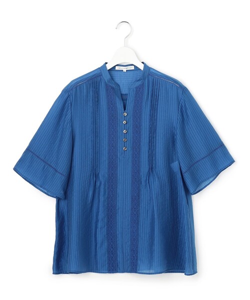 23区 L(ニジュウサンクオオキイサイズ)の「【WEB&一部店舗限定】はしごレース シアー トップス(シャツ/ブラウス・レディース・アイボリー系/ブラック系/ダークブラウン系/パイングリーン系/ダルブルー系・46/44)」の21枚目の写真