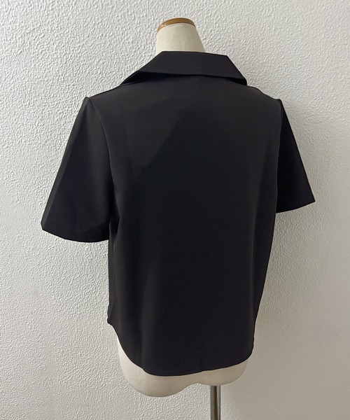 MILAE（ミレ）の「開襟シャツ風オーバーサイズ半袖プルオーバー（シャツ/ブラウス・レディース・ホワイト/ブラック・L/M/S）」の4枚目の写真
