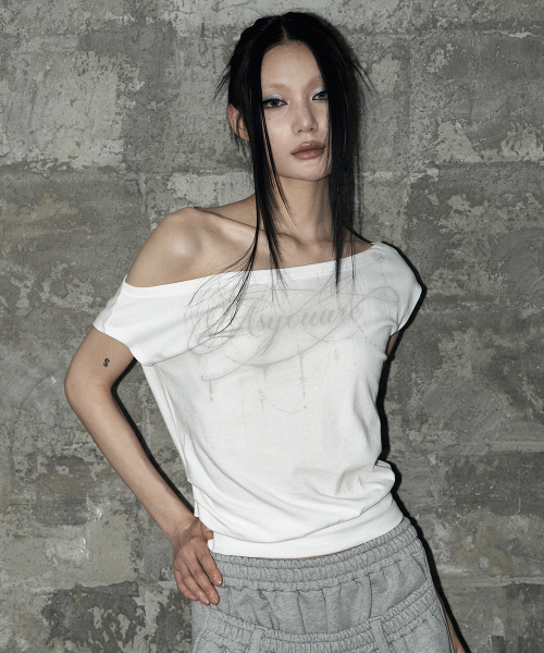 as you are(アズユーアー)の「キッチドールマンオフショルダーTシャツホワイト(Tシャツ/カットソー・レディース・その他・OS)」の4枚目の写真