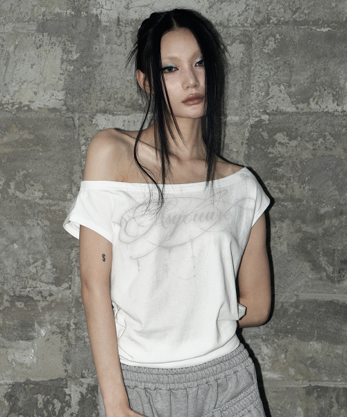 as you are(アズユーアー)の「キッチドールマンオフショルダーTシャツホワイト(Tシャツ/カットソー・レディース・その他・OS)」の3枚目の写真