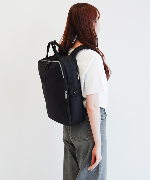 ace.(エース)の「フィッテムライト リュックサック A4サイズ 14インチ収納 15L 20392(ビジネスバッグ・レディース・ブラック/ダークグレー・FREE)」の4枚目の写真