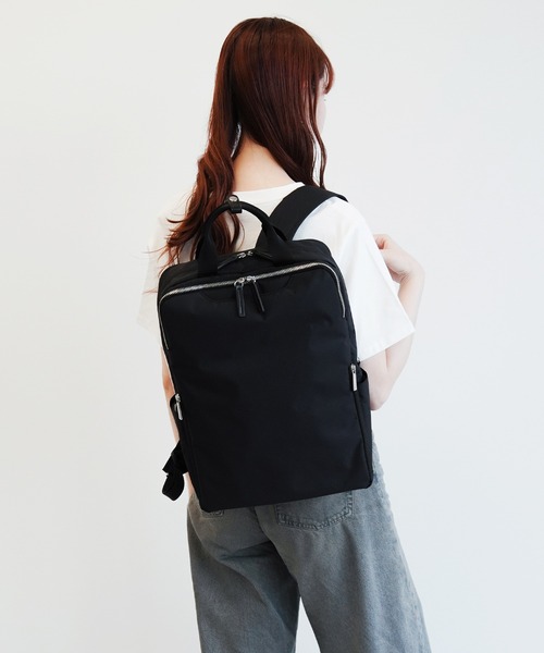 ace.(エース)の「フィッテムライト リュックサック A4サイズ 14インチ収納 15L 20392(ビジネスバッグ・レディース・ブラック/ダークグレー・FREE)」の6枚目の写真