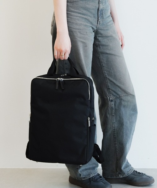 ace.(エース)の「フィッテムライト リュックサック A4サイズ 14インチ収納 15L 20392(ビジネスバッグ・レディース・ブラック/ダークグレー・FREE)」の9枚目の写真