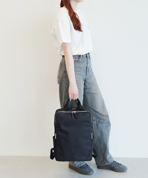 ace.(エース)の「フィッテムライト リュックサック A4サイズ 14インチ収納 15L 20392(ビジネスバッグ・レディース・ブラック/ダークグレー・FREE)」の10枚目の写真