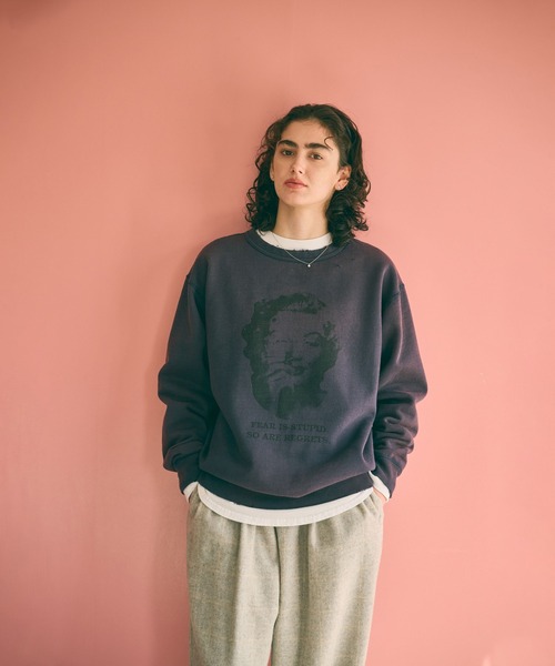 kha:ki（カーキ）の「「KHA:KI / カーキ」DAMAGE SWEAT SHIRT -My MUSE-（Tシャツ/カットソー・レディース・ネイビー/ピンク/ホワイト/ブラック/グレー・FREE）」の7枚目の写真