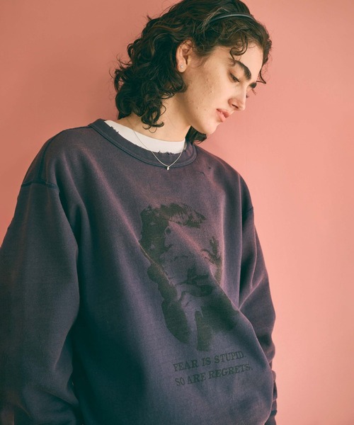 kha:ki（カーキ）の「「KHA:KI / カーキ」DAMAGE SWEAT SHIRT -My MUSE-（Tシャツ/カットソー・レディース・ネイビー/ピンク/ホワイト/ブラック/グレー・FREE）」の9枚目の写真