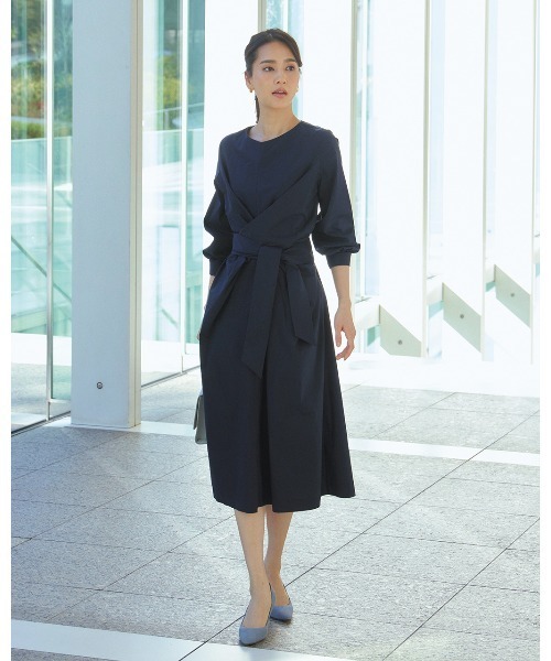 DoCLASSE（ ドゥクラッセ）の「ラップデザイン・ワンピース（ワンピース・レディース・ベージュ/ネイビー・11/13/9）」の2枚目の写真