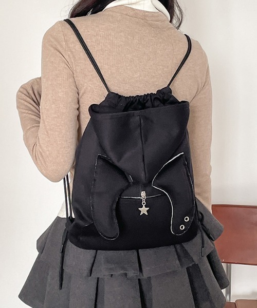 boemy(ボエミー)の「小悪魔ドローコード ナップサック(バックパック/リュック・レディース・ピンク/ブラック/グレー・FREE)」の1枚目の写真