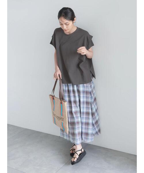 Te chichi(テチチ)の「【接触冷感】ショルダータックTシャツ(Tシャツ/カットソー・レディース・チャコールグレー/ブラウン/レッド/オフホワイト・F)」の11枚目の写真