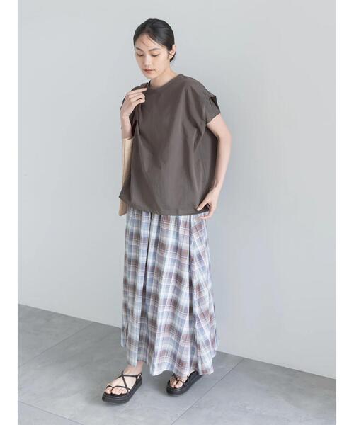 Te chichi(テチチ)の「【接触冷感】ショルダータックTシャツ(Tシャツ/カットソー・レディース・チャコールグレー/ブラウン/レッド/オフホワイト・F)」の13枚目の写真
