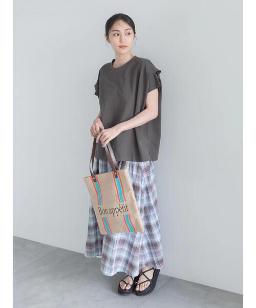 Te chichi(テチチ)の「【接触冷感】ショルダータックTシャツ(Tシャツ/カットソー・レディース・チャコールグレー/ブラウン/レッド/オフホワイト・F)」の14枚目の写真