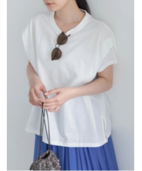Te chichi(テチチ)の「【接触冷感】ショルダータックTシャツ(Tシャツ/カットソー・レディース・チャコールグレー/ブラウン/レッド/オフホワイト・F)」の2枚目の写真