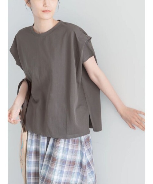 Te chichi(テチチ)の「【接触冷感】ショルダータックTシャツ(Tシャツ/カットソー・レディース・チャコールグレー/ブラウン/レッド/オフホワイト・F)」の3枚目の写真