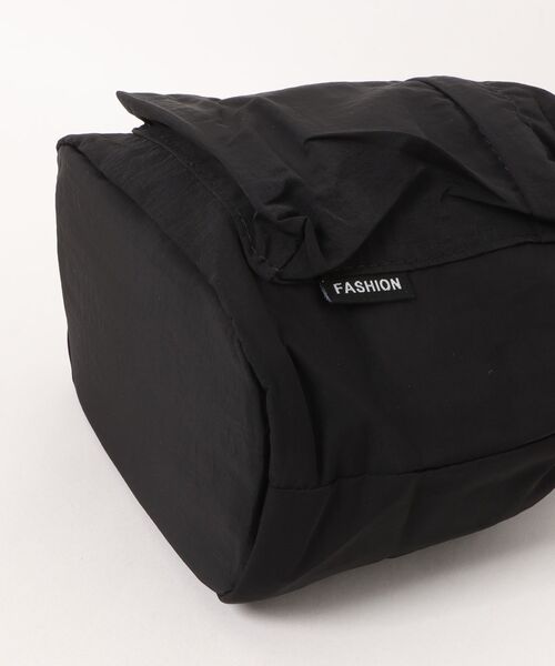 VIBGYOR(ヴィブジョー)の「Mignonjour/ポケット巾着ショルダーバッグ M2957(ショルダーバッグ・レディース・ブラック/ベージュ/アイボリー・FREE)」の11枚目の写真