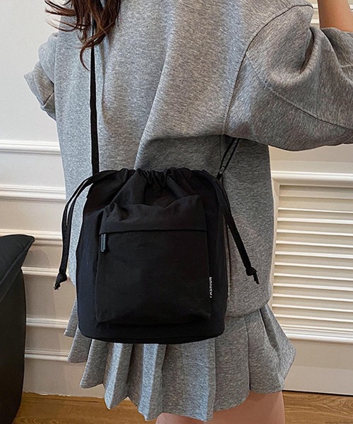 VIBGYOR(ヴィブジョー)の「Mignonjour/ポケット巾着ショルダーバッグ M2957(ショルダーバッグ・レディース・ブラック/ベージュ/アイボリー・FREE)」の9枚目の写真