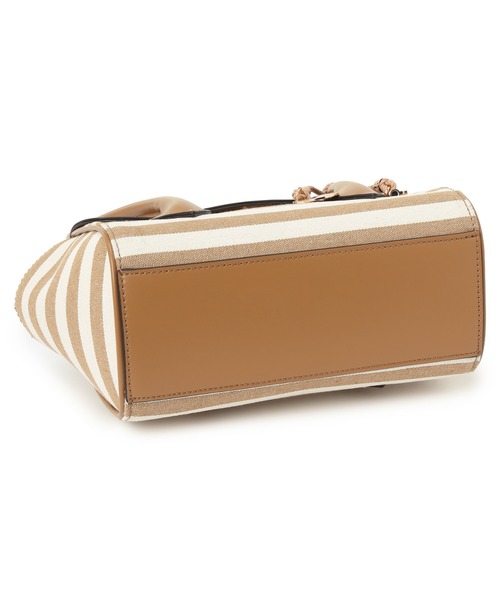 Guess（ゲス）の「TABI Satchel ショルダーバッグ（ショルダーバッグ・レディース・ネイビー/ナチュラル・ONE SIZE）」の13枚目の写真
