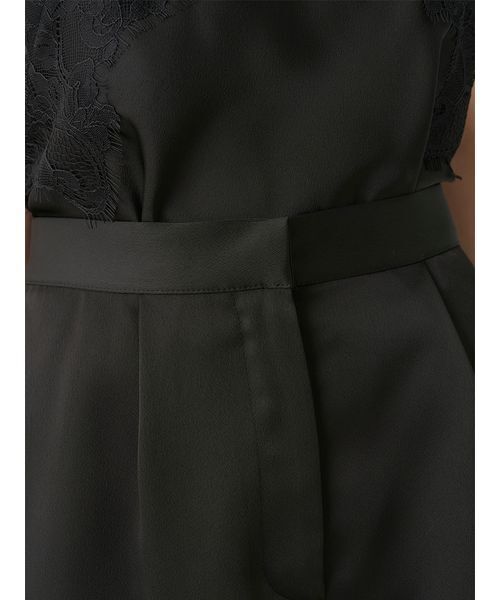 SNIDEL(スナイデル)の「レーストリムサテンショートパンツ(その他パンツ・レディース・グレー/ブラック/オフホワイト・0/1)」の19枚目の写真
