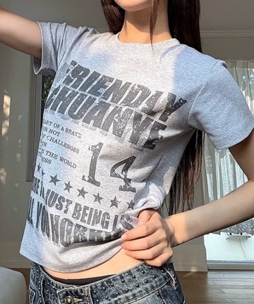 SHEENA(シーナ)の「グランジナンバリングロゴ半袖Tシャツ(Tシャツ/カットソー・レディース・ブラック/グレー/ホワイト・M)」の3枚目の写真