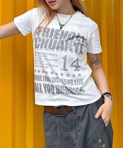 SHEENA(シーナ)の「グランジナンバリングロゴ半袖Tシャツ(Tシャツ/カットソー・レディース・ブラック/グレー/ホワイト・M)」の2枚目の写真