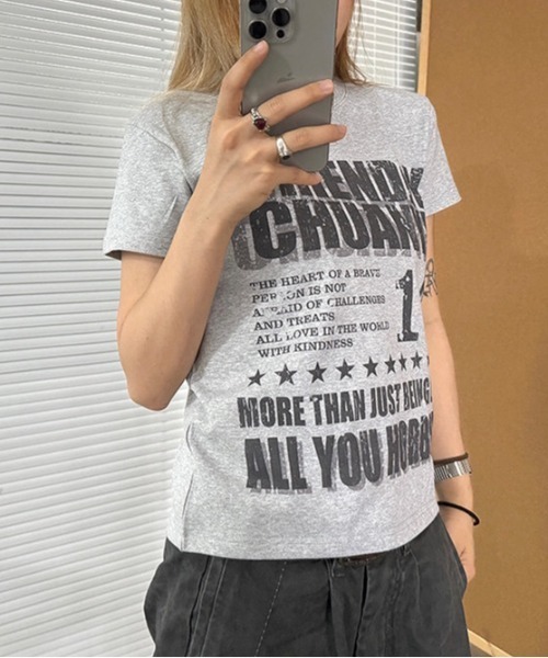 SHEENA(シーナ)の「グランジナンバリングロゴ半袖Tシャツ(Tシャツ/カットソー・レディース・ブラック/グレー/ホワイト・M)」の4枚目の写真