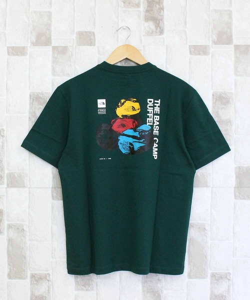 THE NORTH FACE（ザノースフェイス）の「TNF ベースキャンプ ダッフル バックプリント Tシャツ M BC DUFFEL RELAXED SS TEE GRAPHIC-AP（Tシャツ/カットソー・メンズ・グリーン/ホワイト・M/L/XL）」の2枚目の写真