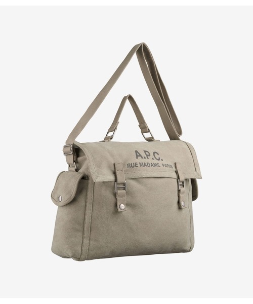 A.P.C.（アーペーセー）の「BESACE RECUPERATION（ショルダーバッグ・メンズ・カーキ・ONESIZE）」の4枚目の写真