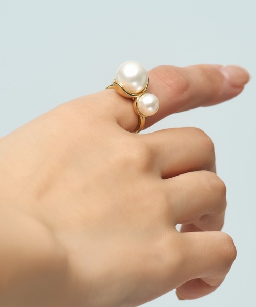 UNITED JEWELS-ef-(ユナイテッドジュエルズイフ)の「Double pearl free size ring(リング・レディース・イエローゴールド/シルバー・FREE)」の5枚目の写真