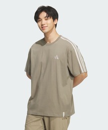エッセンシャルズ プラス ルーズフィット スリーストライプス シングルジャージー半袖Tシャツ / アディダス adidas