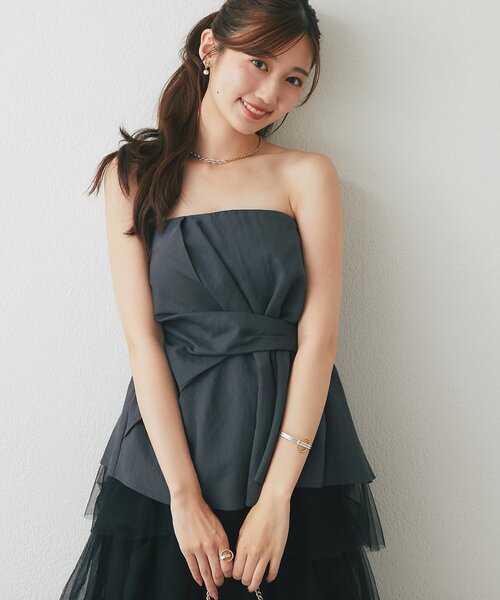 La boutique BonBon(ラブティックボンボン)の「【スタイリングのポイントに】キュプラ混ビスチェブラウス(シャツ/ブラウス・レディース・ピンク/チャコールグレー・FREE)」の4枚目の写真