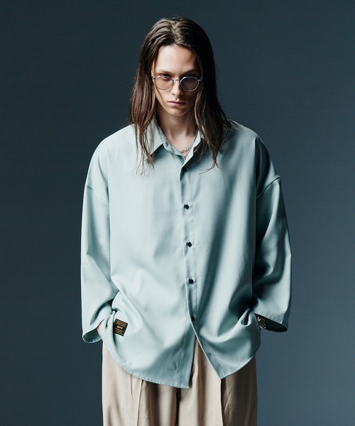 glamb(グラム)の「Baggy Sleeves Shirt / バギースリーブシャツ(シャツ/ブラウス・メンズ・ブラック/ライトブルー・S/M/L)」の2枚目の写真