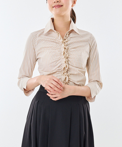 NARACAMICIE(ナラカミーチェ)の「【NARACAMICIE】ストレッチストライプフロントギャザー七分袖シャツ(シャツ/ブラウス・レディース・ブラウン/ブルー・M/S/L/XL)」の1枚目の写真