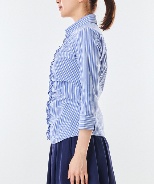 NARACAMICIE(ナラカミーチェ)の「【NARACAMICIE】ストレッチストライプフロントギャザー七分袖シャツ(シャツ/ブラウス・レディース・ブラウン/ブルー・M/S/L/XL)」の4枚目の写真