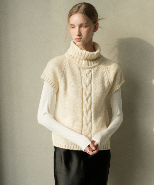 VLETI(ブレッティ)の「Wool Twist Turtle-neck Half Knit (cream beige)(ニット/セーター・レディース・クリーム・FREE)」の2枚目の写真