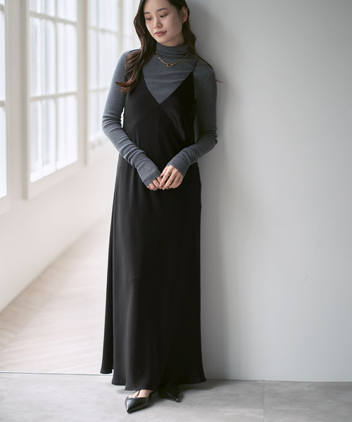 Noble(ノーブル)の「《追加・新色》サテンアジャストキャミワンピース(ワンピース・レディース・ブラック/ベージュ・FREE)」の6枚目の写真