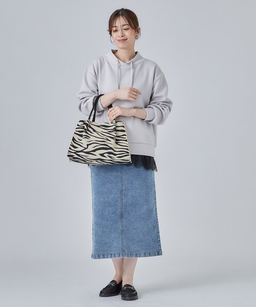 SHOO・LA・RUE(シューラルー)の「2WAYボックスニットトートバッグ(トートバッグ・レディース・ブラック/ダークブラウン系/ブラック系・00)」の7枚目の写真